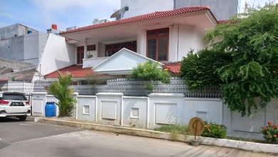 Rumah Elit Luas 300 m2, di Pluit, Jakarta Utara