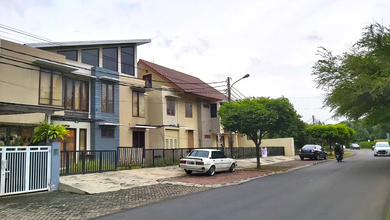 Jual Rumah Bagus LT 345 m2 area Kemang Pratama, Bekasi