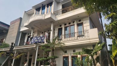 Rumah 3 lantai di Cempaka Putih tengah Jakarta Pusat