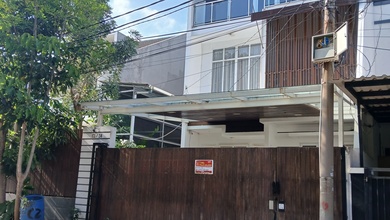 Rumah Siap Huni Dijual Cepat Cash Only di Kelapa Gading