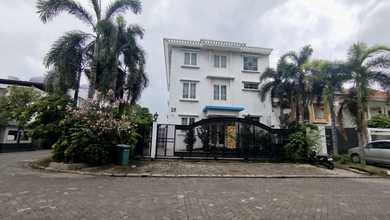 Pantai Indah Kapuk Rumah 3 Lantai Dijual Cepat Cash Only