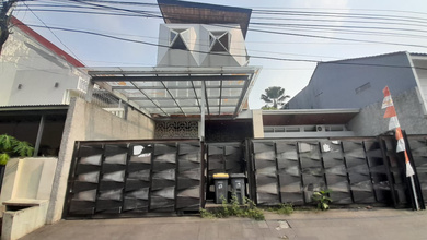 Jual Rumah Megah Luas 268 m2 di Kebayoran Baru, Jakarta Selatan