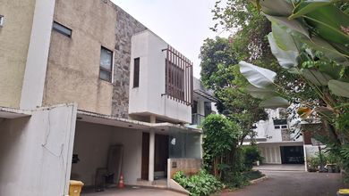 Jual Rumah Megah Luas 184 m2 di Pondok Labu, Jakarta Selatan