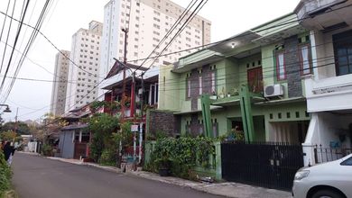 Jual Cepat Rumah Mewah di Ciputat, Tangerang Selatan, Luas 129 m2