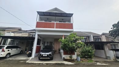 Dijual Rumah Cantik 2 Lantai SHM Bukit Dago