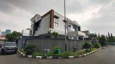 Rumah Modern area Permata Buana, Jakarta Barat, LT 425 m2