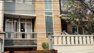 Rumah 3 Lantai di Jalan Kartini Raya Sawah Besar Jakarta Pusat
