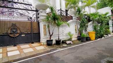 Rumah Mewah Di Tengah Kota JL Intan Raya Sumur Batu Kemayoran