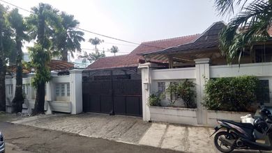 Rumah Tua Hitung Tanah Jalan Laksana Kebayoran Baru Jaksel