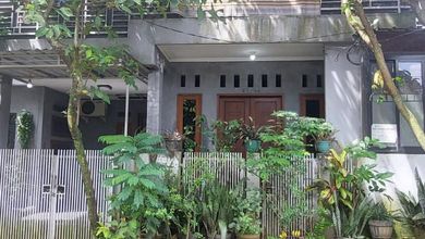 Rumah luas 3 lantai dempet dgn Alun Alun di Grand Depok City
Harga termurah dibawah pasar