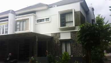 Rumah Cantik Minimalis di Jl. Menteng Niaga, Jakarta Timur