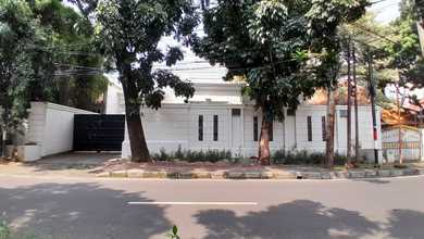 RUMAH BERTINGKAT DI MENTENG, JAKARTA PUSAT; LT. 754m2; SHM