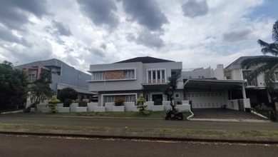 Rumah Di Kota Wisata; Lt.660m2; Shm