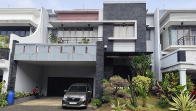 RUMAH TINGKAT DI RAFFLES HILLS, TAPOS, DEPOK; LT.250m2; SHM