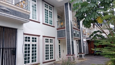 Rumah Tingkat Di Jagakarsa, Jakarta Selatan; Lt.1.050m2; Shm