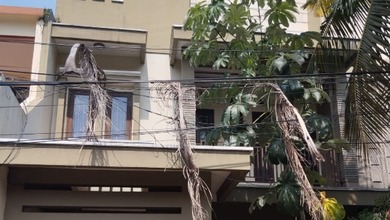RUMAH TINGKAT DI KOMPLEK MUTIARA DEPOK, SUKMAJAYA, DEPOK; LT. 180m2; SHM