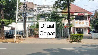Rumah 2 Lt Luas 251m² Pinggir Jalan Melawai Kebayoran Baru
