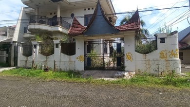 Rumah 2lt, Luas 232m2 Di Rivaria Sawangan