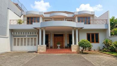 Dijual Rumah Dicipete Selatan : Rumah Jl.sasak Cilandak Jaksel