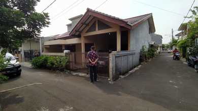 Rumah Tua di Komplek Pertamina Pondok Ranji Ciputat Tangsel