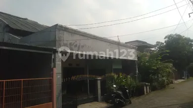 Rumah di Komplek Barata Karang Tengah