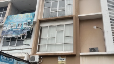 Ruko 3 Lantai di Taman Surya 5 Baoulevard Cengkareng Jakarta Barat
