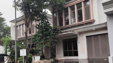 Rumah Asri 2 Lantai di Greenwich Park BSD