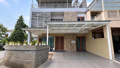 Rumah 3,5 Lantai di Puri Mansion Jakarta Barat