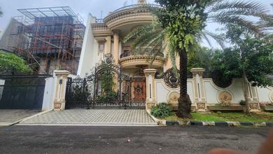 Rumah Hoek Mewah di Taman Grisenda Pik.