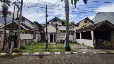 Rumah Tua Hitung Tanah di Villa Bintaro Regency