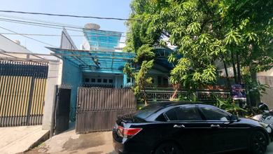 Rumah Asri 2 Lantai di Green Ville Jakarta Barat