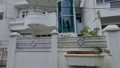Rumah Mewah 2 Lantai di Kesehata Petojo