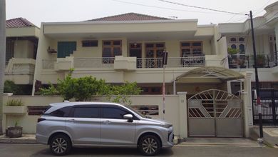 Rumah Modern di Pluit, Jakarta Utara, LT 450 m2