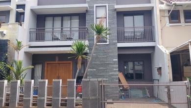 Puri Indah !! Rumah 2 Lantai Asri di Puri Indah