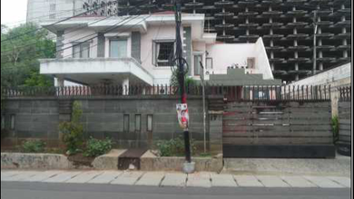 Jual Segera Rumah Elit di Kebon Jeruk, Jakarta Barat, LT 896 m2