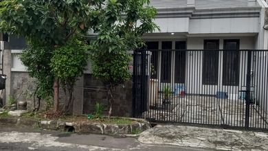 Rumah Dijual di Jl Jeruk Merah Intercon Jakarta Barat