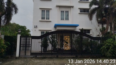 Rumah Cantik 3 Lantai di Perum Pantai Indah Kapuk Jakarta Utara