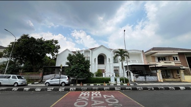 Rumah Megah dan Tanah yang Luas Dijln Pulau Putri Raya Blok02 No2-3 Kel Kelapa Indah Cikokol