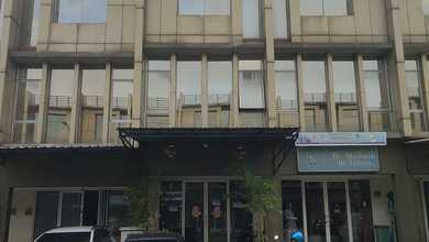 Ruko3 Lantai di Komplek Green Village Rukan Ginza Blok D No 23 Kel Neroktog Kec Pinang Kota Tangerang Prov Banten