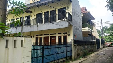 Jual Rumah Bagus LT 200 m2 area Margonda, Depok