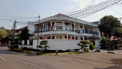 Jual Rumah Cantik Luas 457 m2 di Pondok Indah, Jakarta Selatan