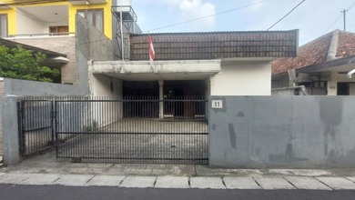 Rumah Tua LT 255 M2 di Setiabudi Jakarta Selatan