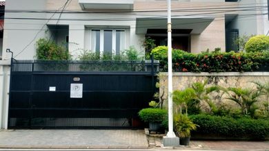 Rumah Mewah Siap Huni Di Jl Anggrek Garuda Raya Kemanggisan