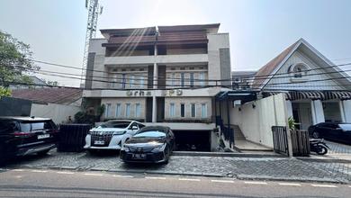 Ruko 3 Lantai di Jual Melalui Lelang di Jalan Darmawangsa