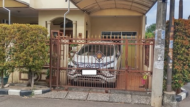 Rumah Hook 2Lantai di Jual Cepat D Karang Tengah