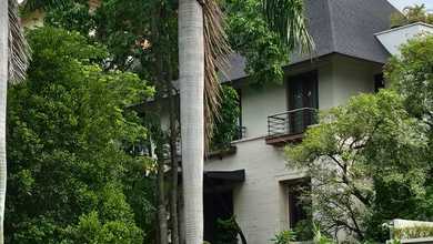 Rumah Mewah di Perumahan Taman Permata Buana Kembangan
