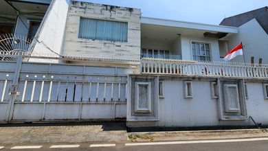 Rumah 2 lantai murah di cempaka putih Timur 