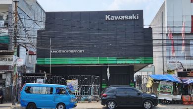 Bekas showroom  motor sport, cocok buat showroom motor atau mobil luas 2363M di jl raya Bogor km 42