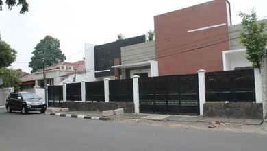 Rumah murah bawah pasar di Jl dharmawangsa X