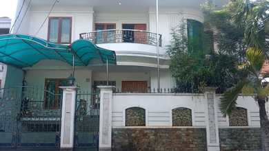 Rumah Minimalis di Tomang, Jakarta Barat, LT 350 m2